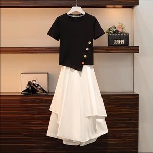 One size. Cute top T shirt and white skirt.